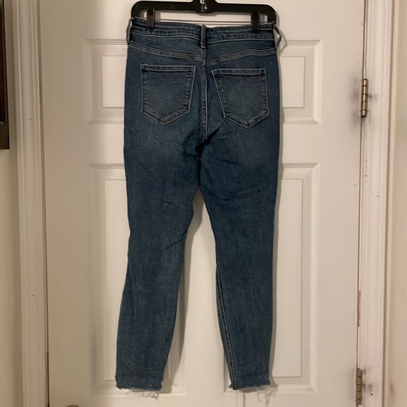 Old Navy distressed Size 4 jeans Button-fly *very nice condition* - Picture 2 of 10